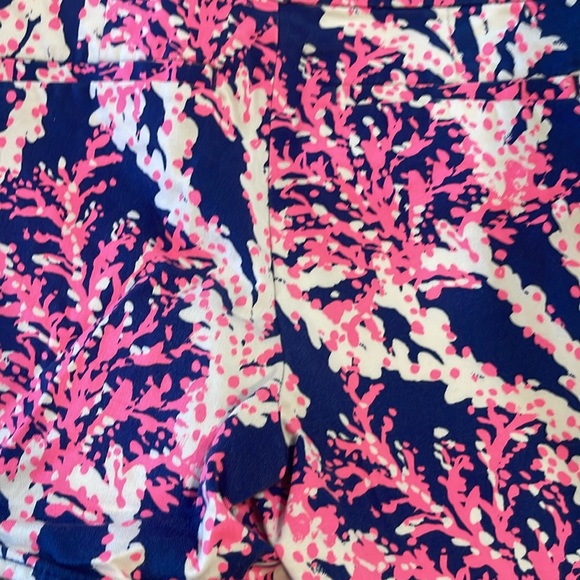 Lilly Pulitzer size 0 shorts - Picture 3 of 6